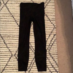 Gap black patterned sculpt leggings